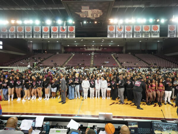 Picture of Academic Distinction Students on the Court for "Storm the Court"