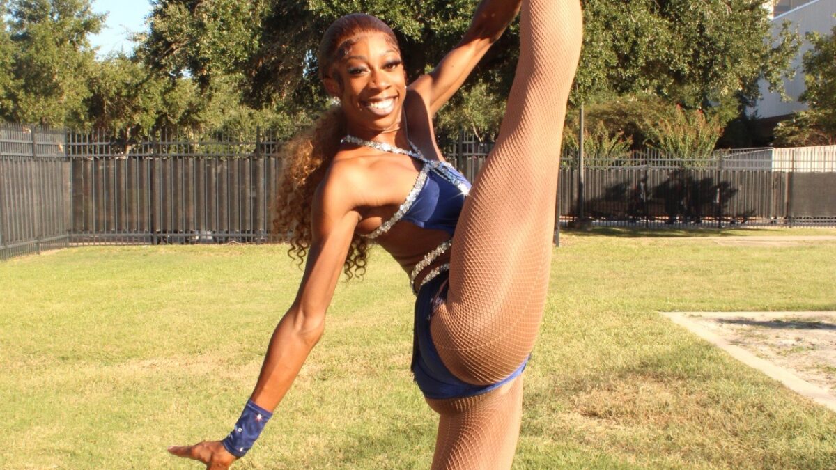 Kayla King in a Kick position