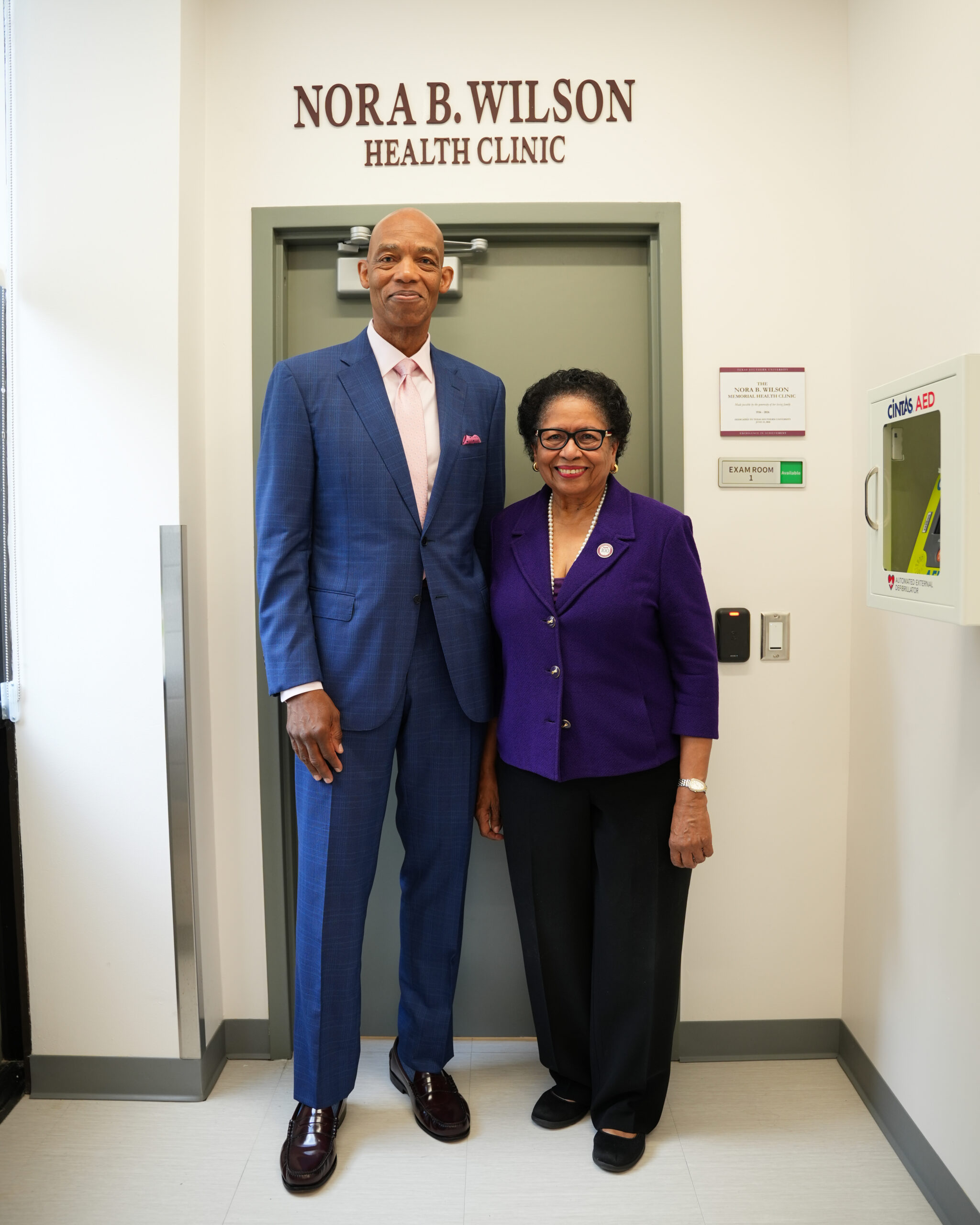 Texas Southern University President J.W. Crawford and Dr. Ruth J. Simmons unveil Nora B. Wilson Health Clinic